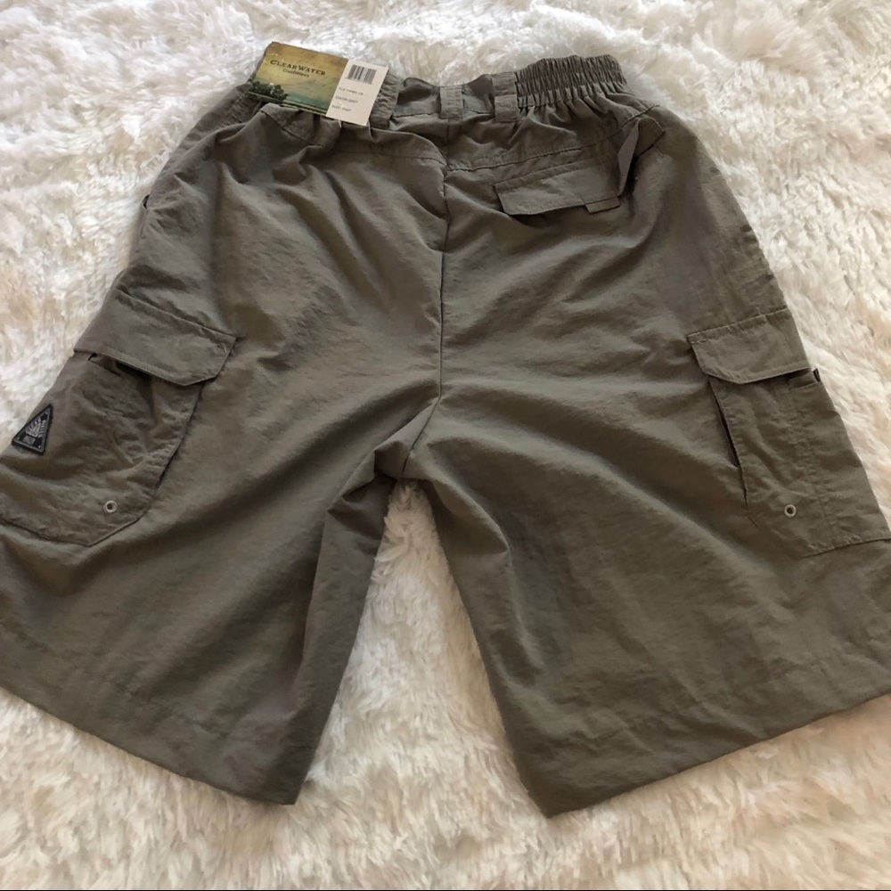 🇺🇸 NEW CLEARWATER OUTFITTERS Grey Cargo Shorts. Size Small - Picture 2 of 6